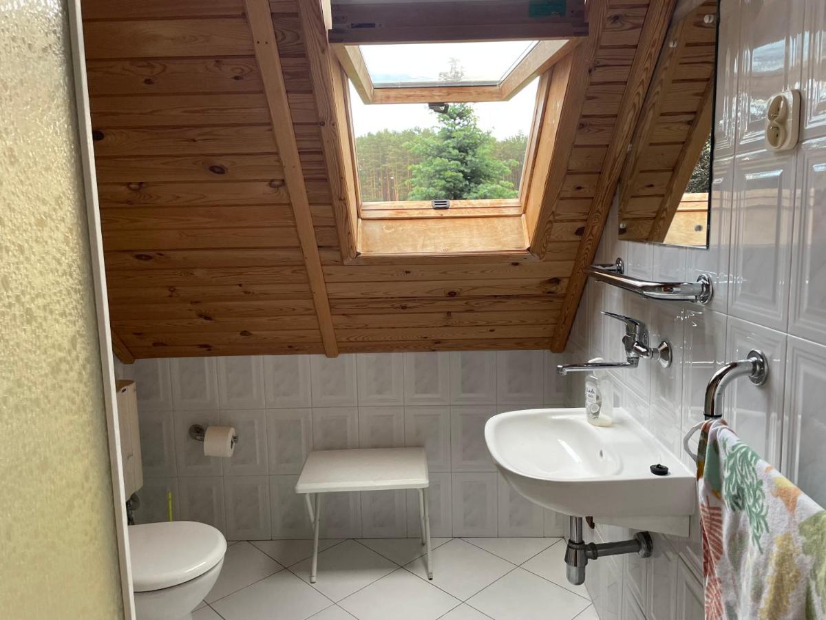 Dom w lesie nad jeziorem Kaszuby - B&B