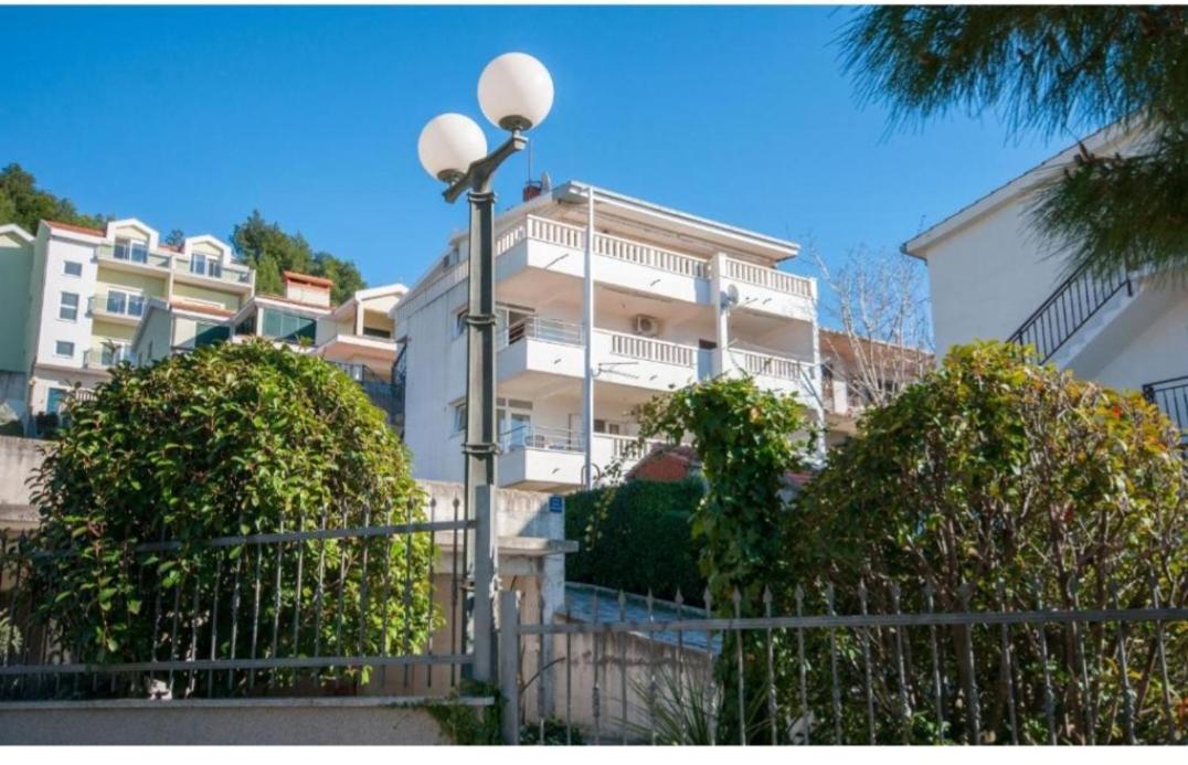 Sea view Jagoda apartment 3 - B&B