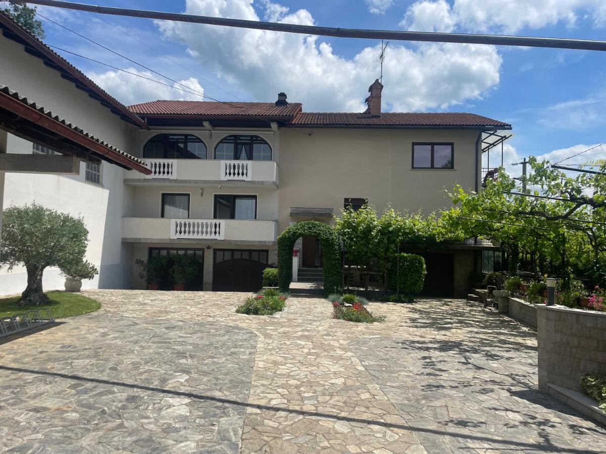 Apartma pri Cesarjevih - B&B
