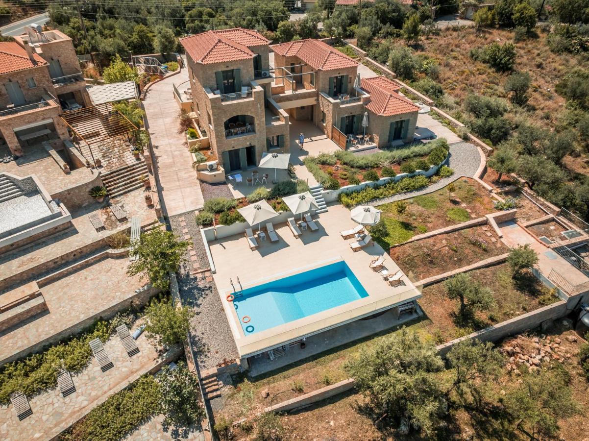Ipsό Kardamyli - B&B