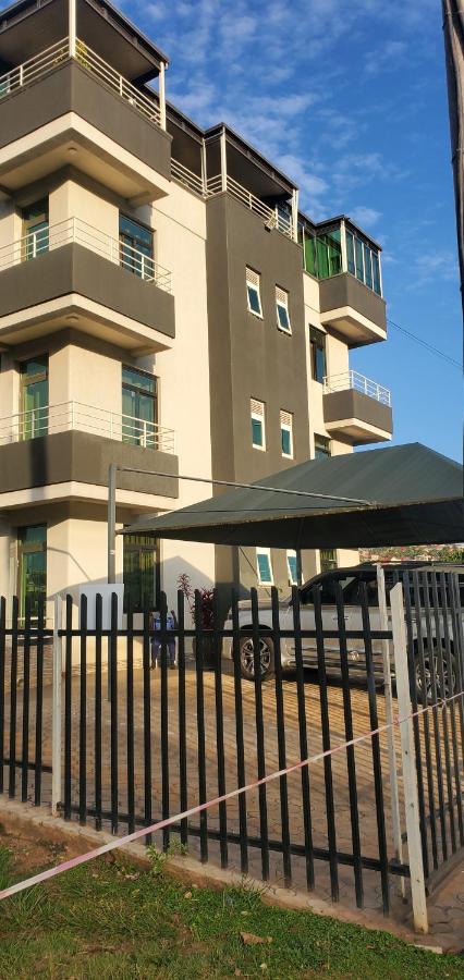 Stunning Luxury Condo in Nyarutarama - B&B
