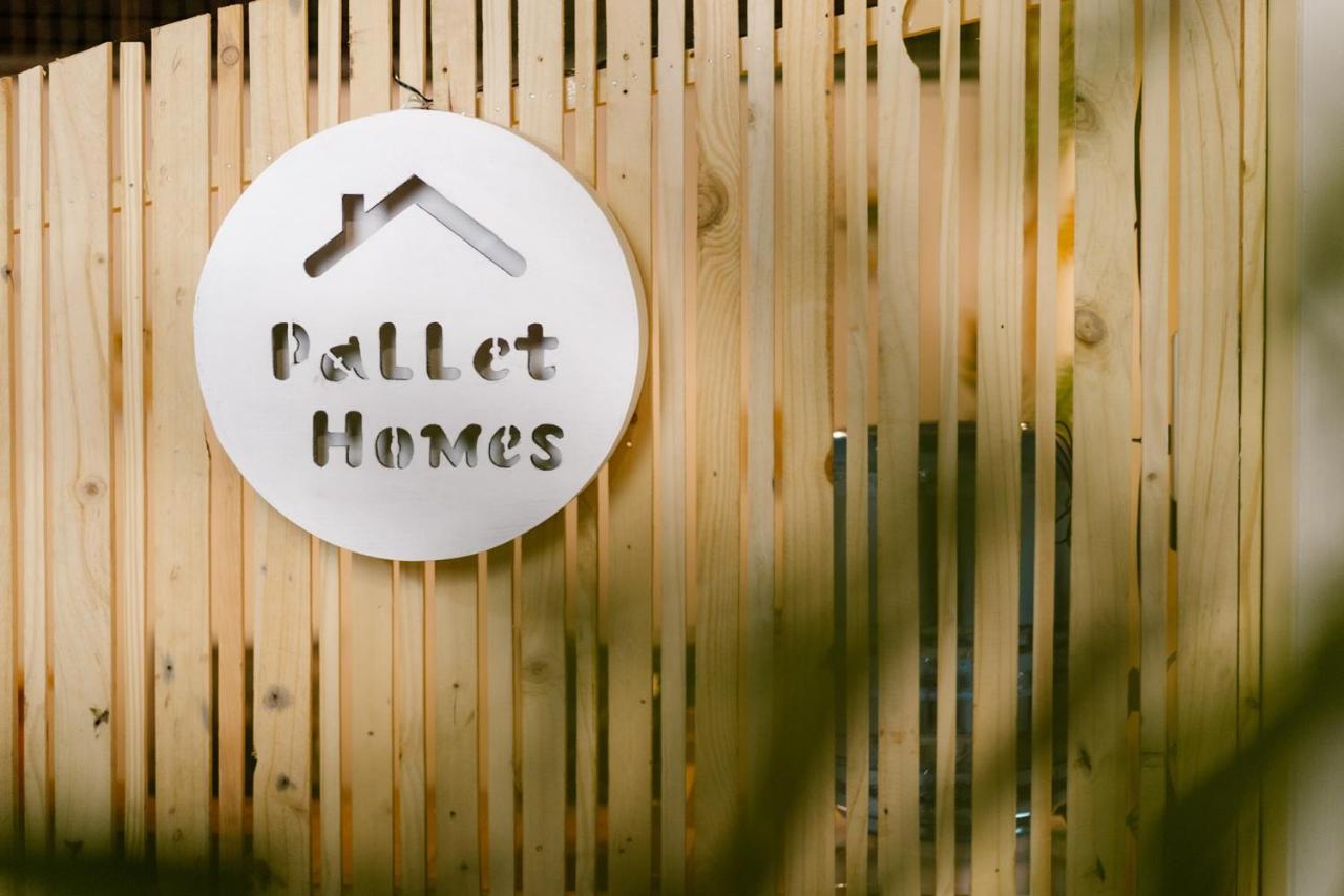 B&B Iloilo - Pallet Homes - Petalsville - Bed and Breakfast Iloilo
