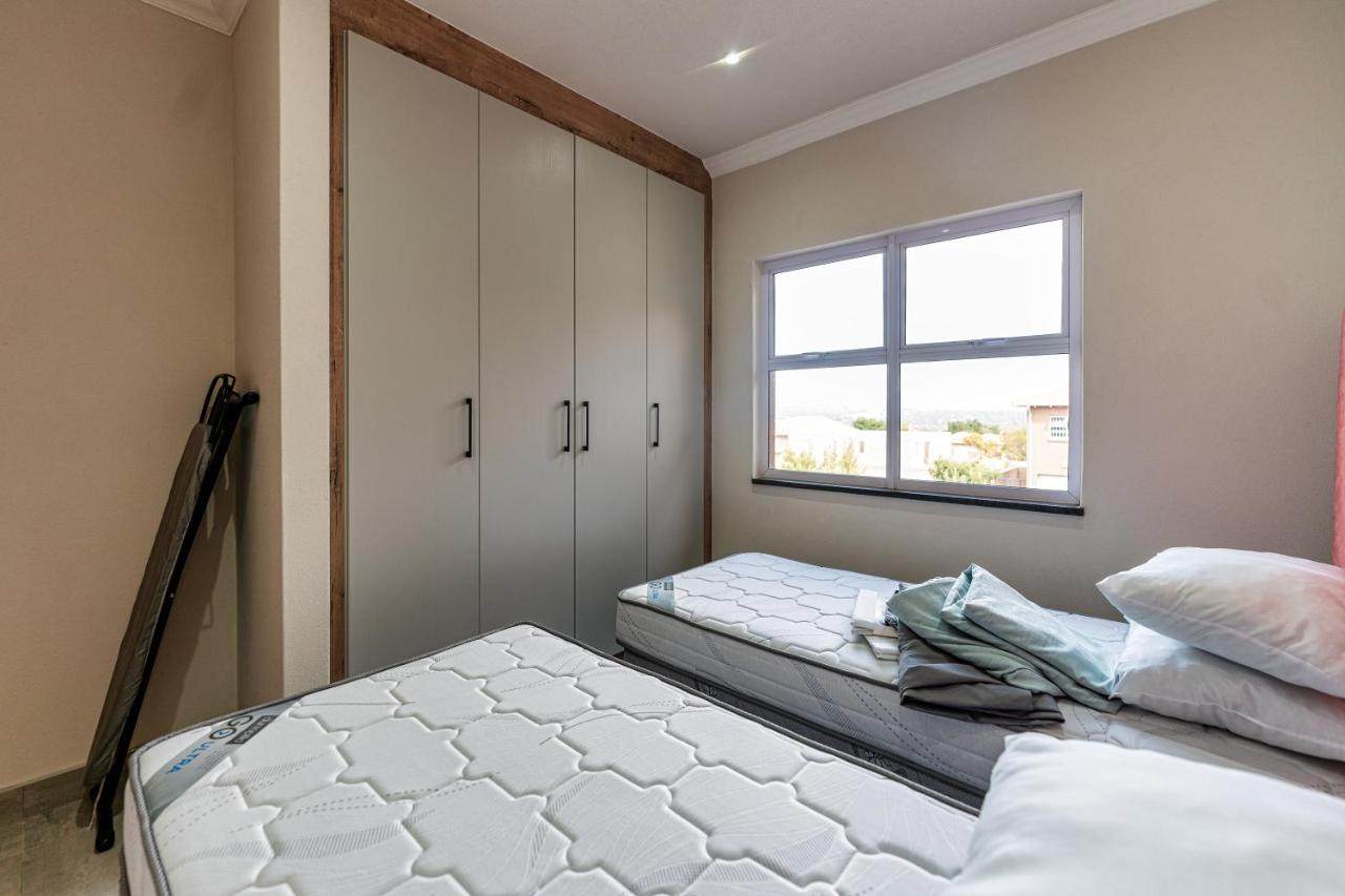 Cottage with High-Speed Wi-Fi - Ferienwohnung Sandton