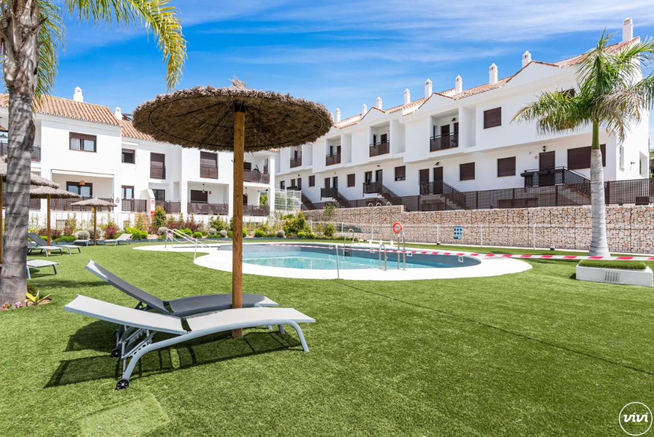 ViVi Homes - El Sembrador Pool, Terrace & Golf - B&B