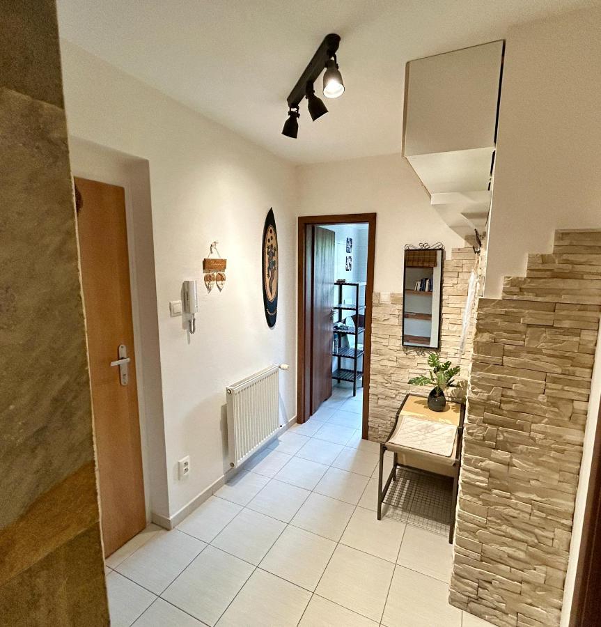 MILET style and spacy 2 room apartment with AC in Bratislava Nivy - Chambres d'hôtes Čunovo