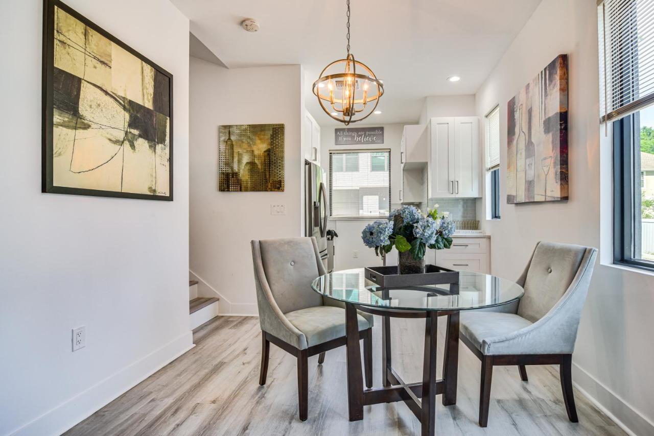 Modern Tampa Townhome Near Midtown, WFH Friendly! - Bed and Breakfast Tampa