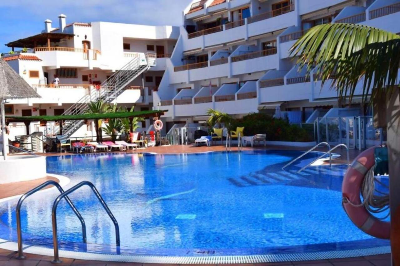 Appartamento con piscina e vista mare L102 - B&B
