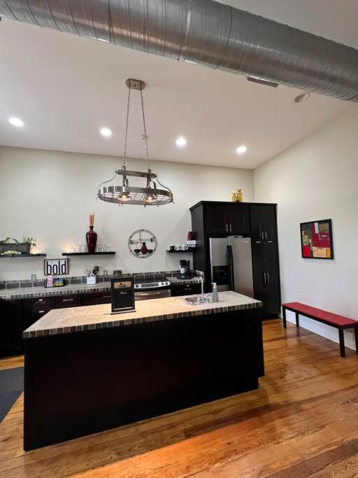 The Loft-Downtown McComb - B&B McComb