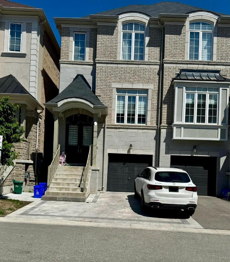 2 bedroom with 2 ensuites Unit in Richmond Hill - Chambres d’hôtes
