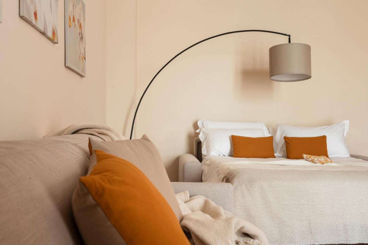 Estudio con sofá cama