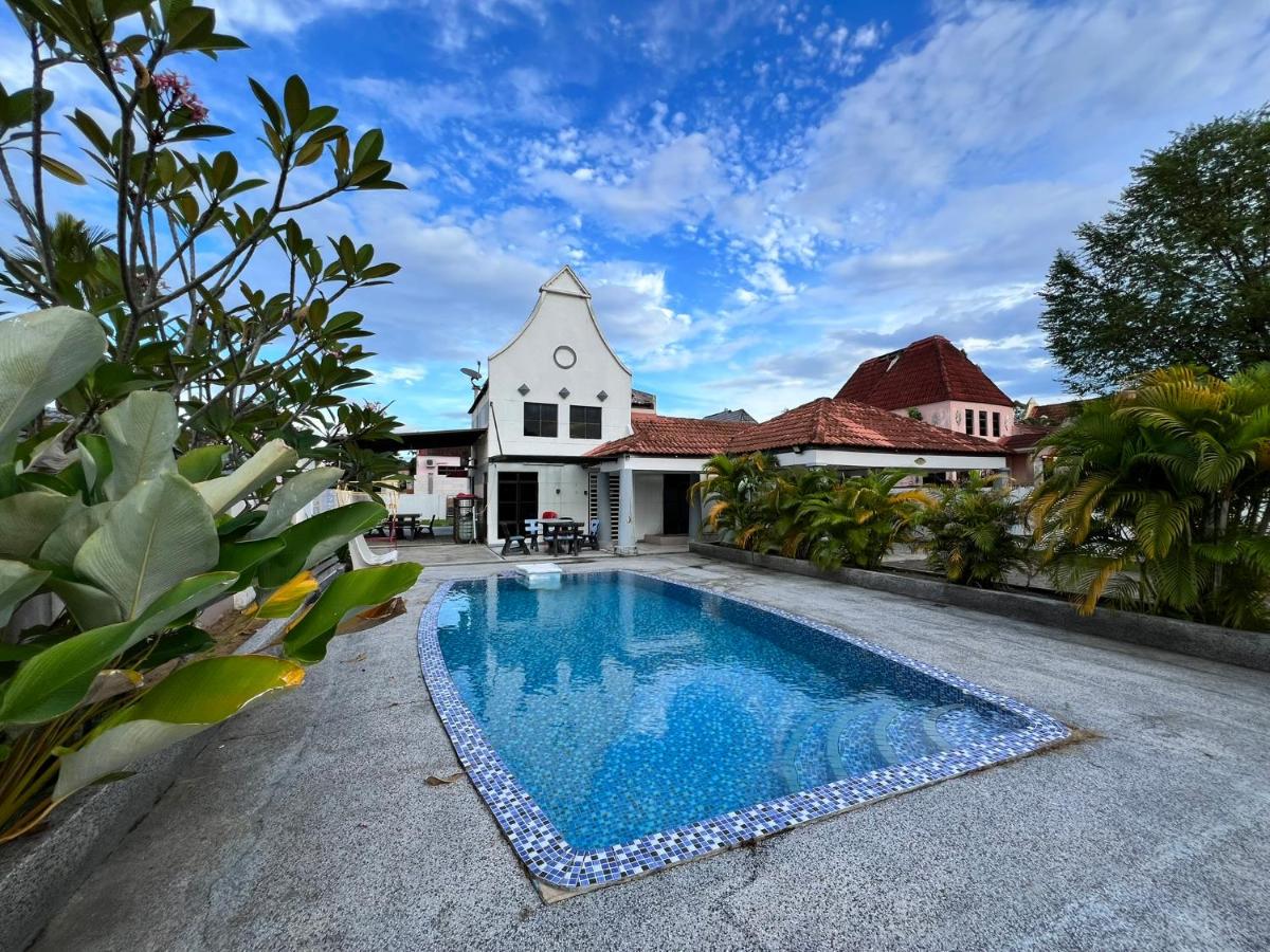 B&B Kampung Alor Gajah - Pool Villa 833 - Fong Homestay - Bed and Breakfast Kampung Alor Gajah