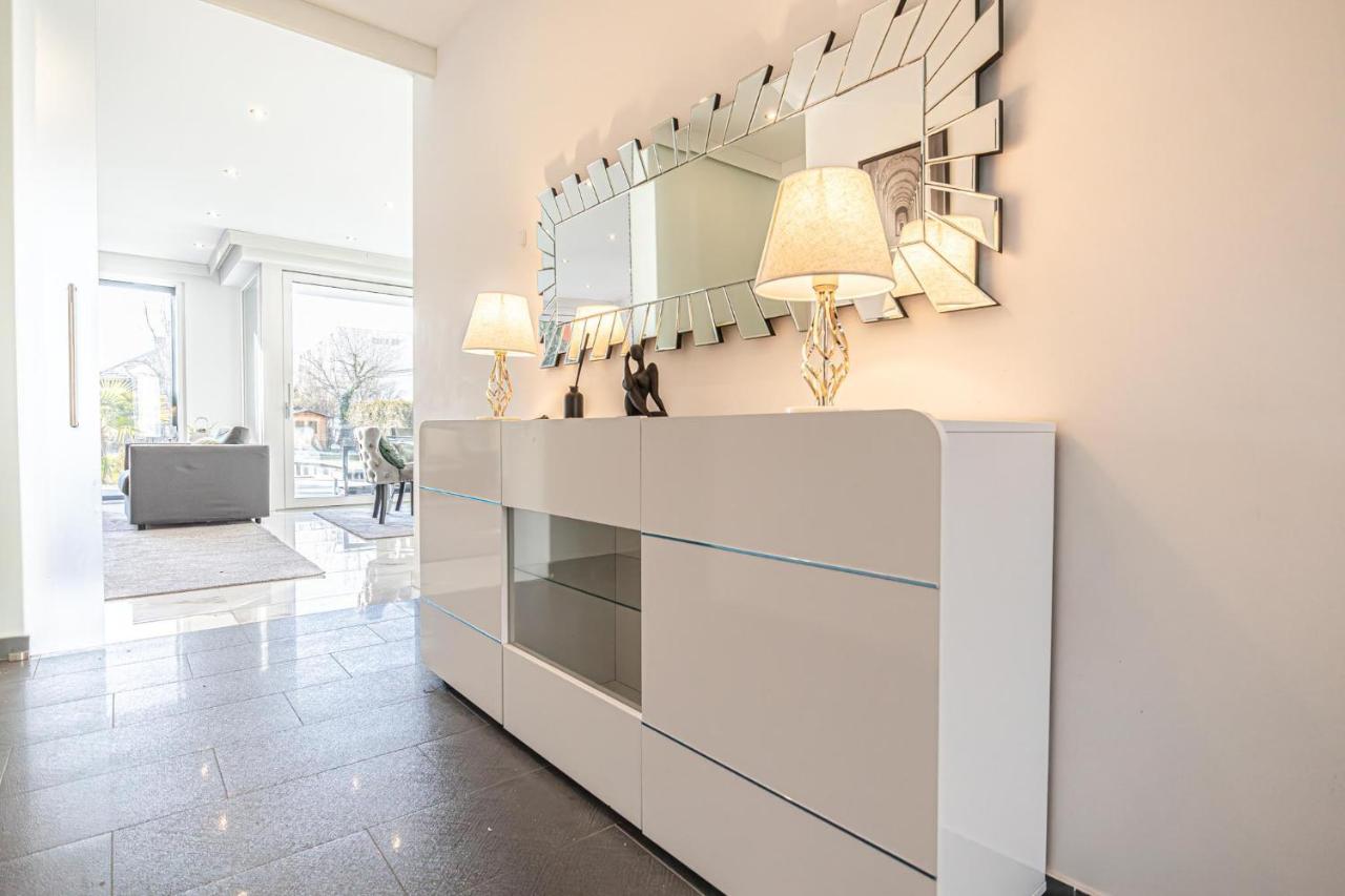 Luxury Vienna 6BR Villa with Private Pool & Sauna - Pets allowed - Ferienwohnung