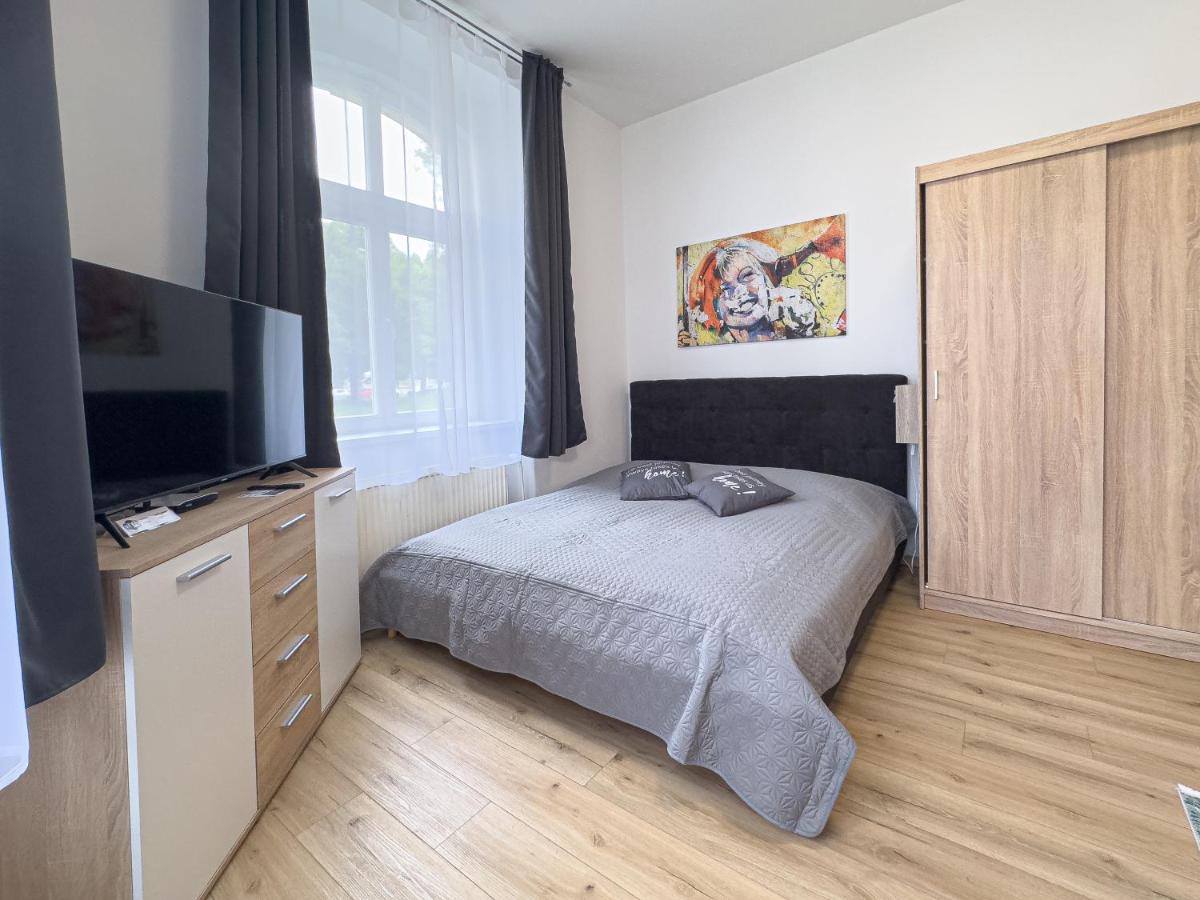 B&B Karlsbad - Apartment LAURA 2 - city centre / opened April 2024 - Bed and Breakfast Karlsbad
