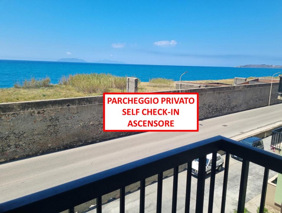 B&B Milazzo - PARCHEGGIO PRIVATO CLIMATIZZATORE Wi-Fi - Bed and Breakfast Milazzo