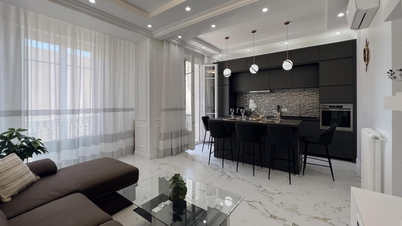 Appartement 3 PIECES NICE Promenade - B&B
