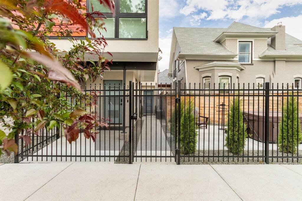 LuxuryDenver Studio w Hot Tub 2 Mi to Downtown - Ferienwohnung