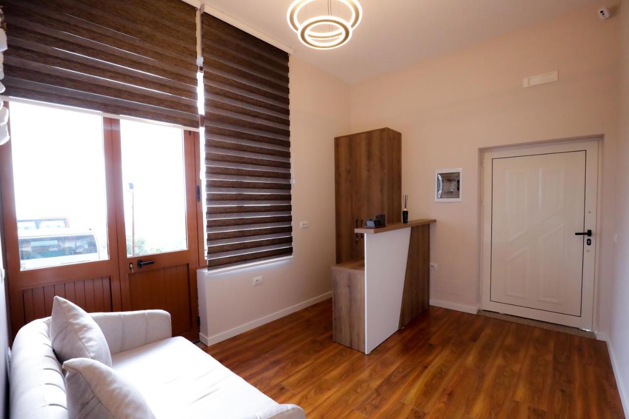 Elona's Rooms - B&B