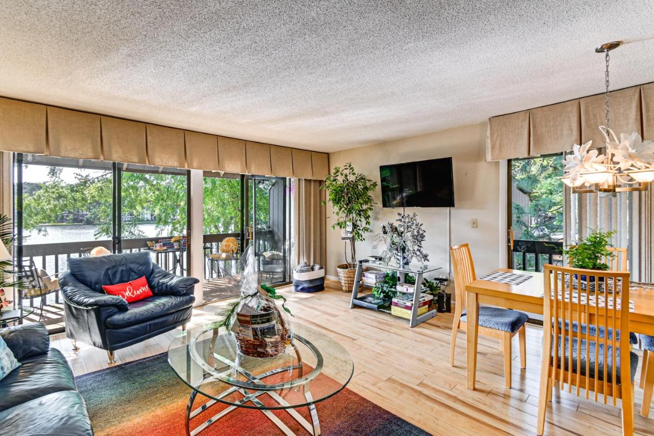 Lakeview Condo with Resort Pool 2 Miles to Golf! - B&B