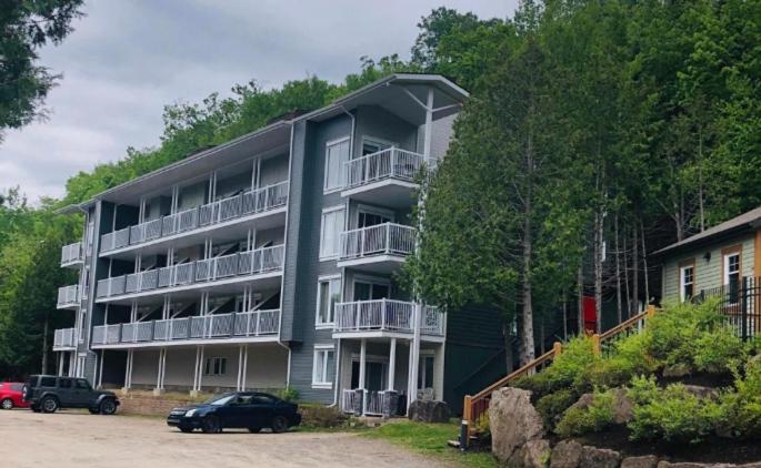 LAÖ Loft Tremblant #106 - KING size Bed - B&B