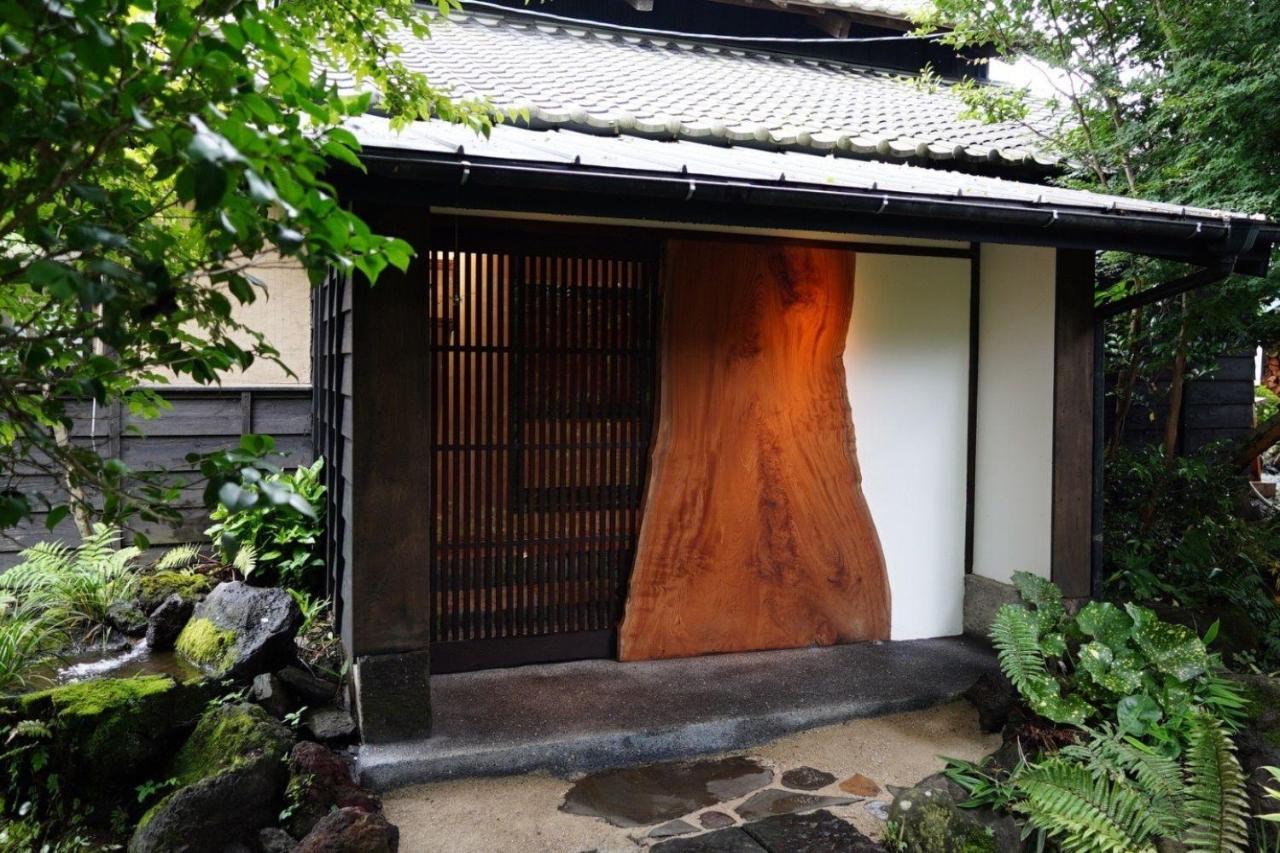 寝室から一望できる阿蘇山の絶景!!築200年の歴史ある米蔵をリノベーションした一棟貸しの宿 - Chambres d’hôtes