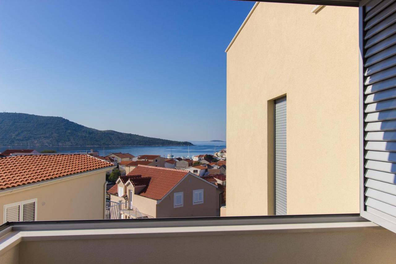 One-Bedroom Apartment with Sea View