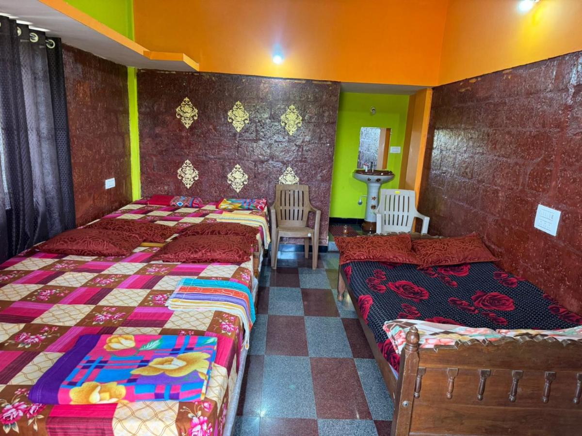 Mixed Dormitory Room