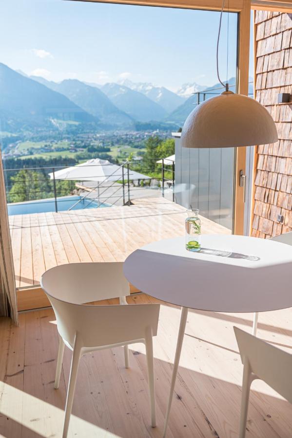 Apartment mit Poolblick