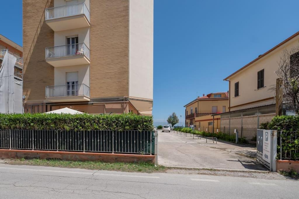 Appartamento Marotta Lungomare con Giardino e Parcheggio - B&B