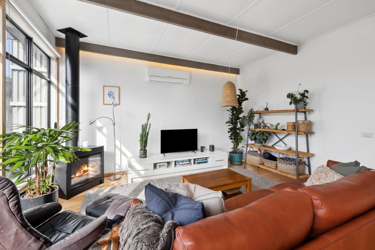 Jan Juc Garden Sanctuary Steps from the Surf - B&B Torquay