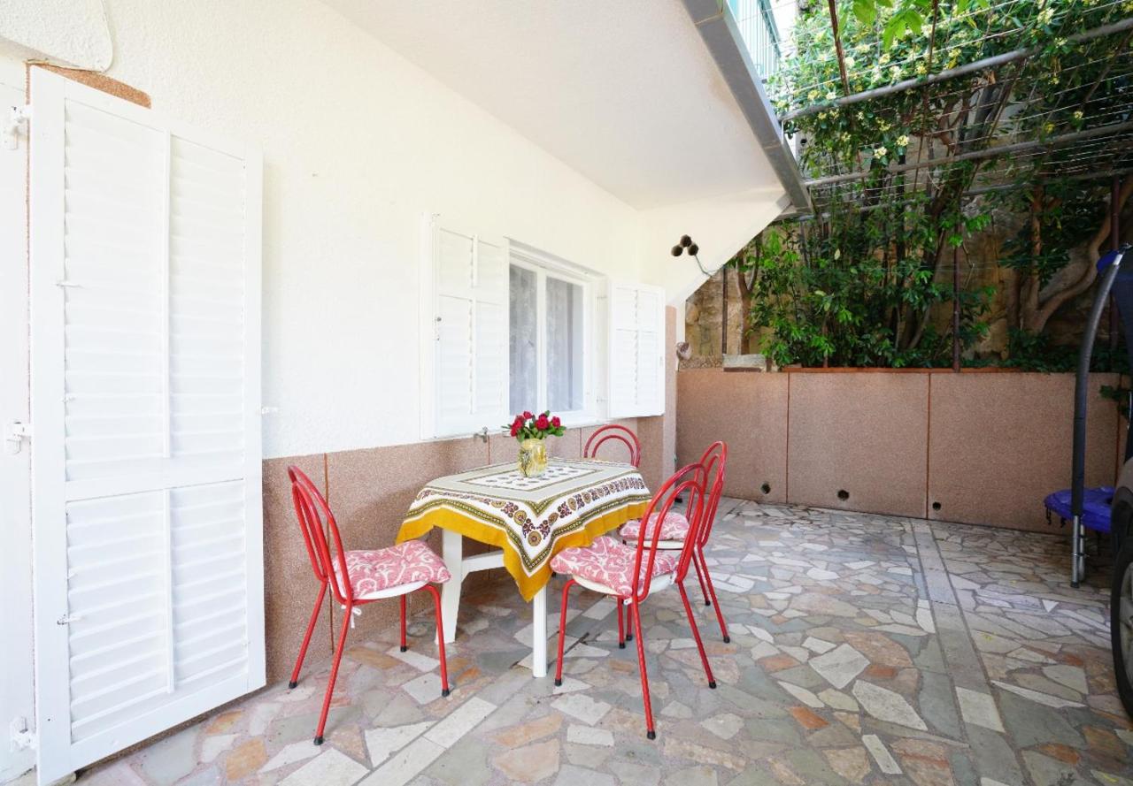 One-Bedroom Apartment with Terrace