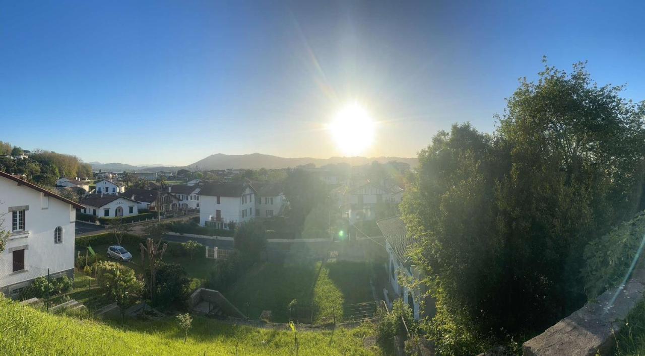 Appartement offrant une vue exceptionnel sur le jaizkibel et l'océan - B&B