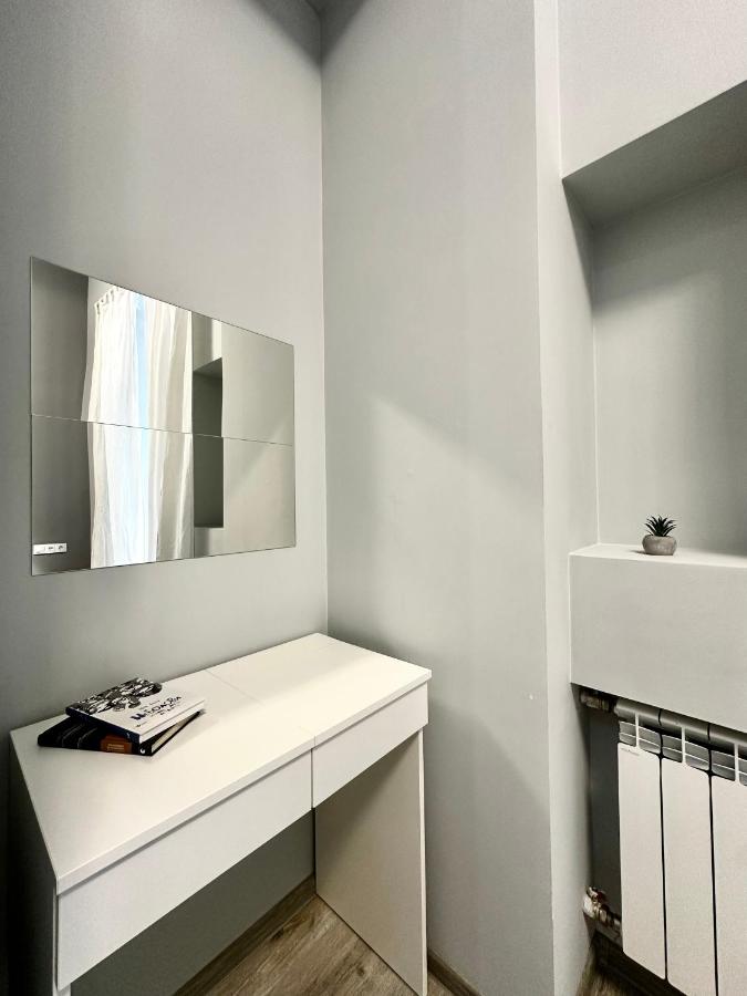 Prestige 1 Bedroom Apartment near Gulliver - Ferienwohnung Kyjiw