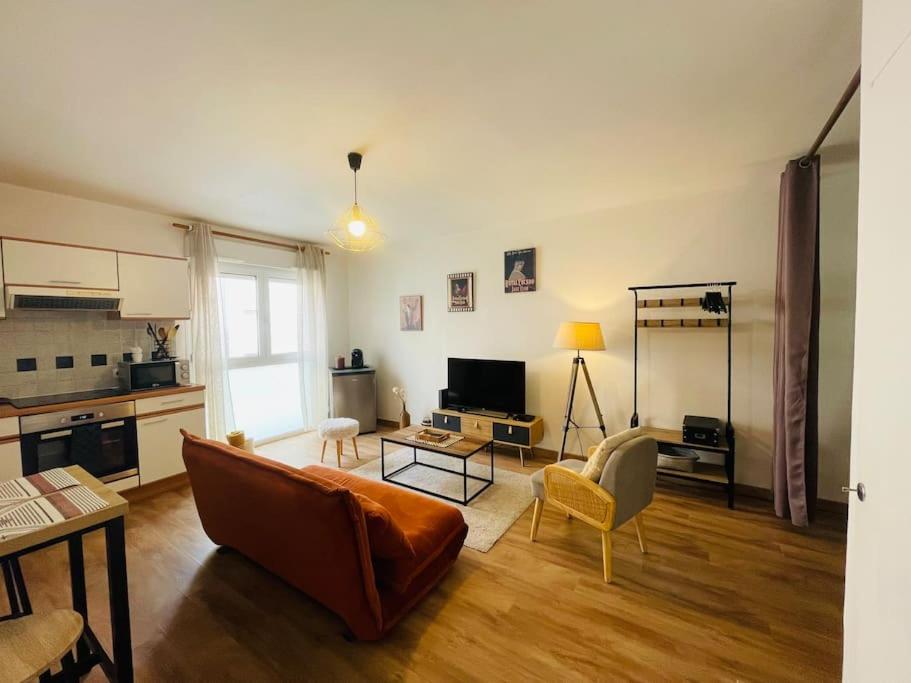 Bel Appartement Lumineux - 2 Voyageurs - B&B