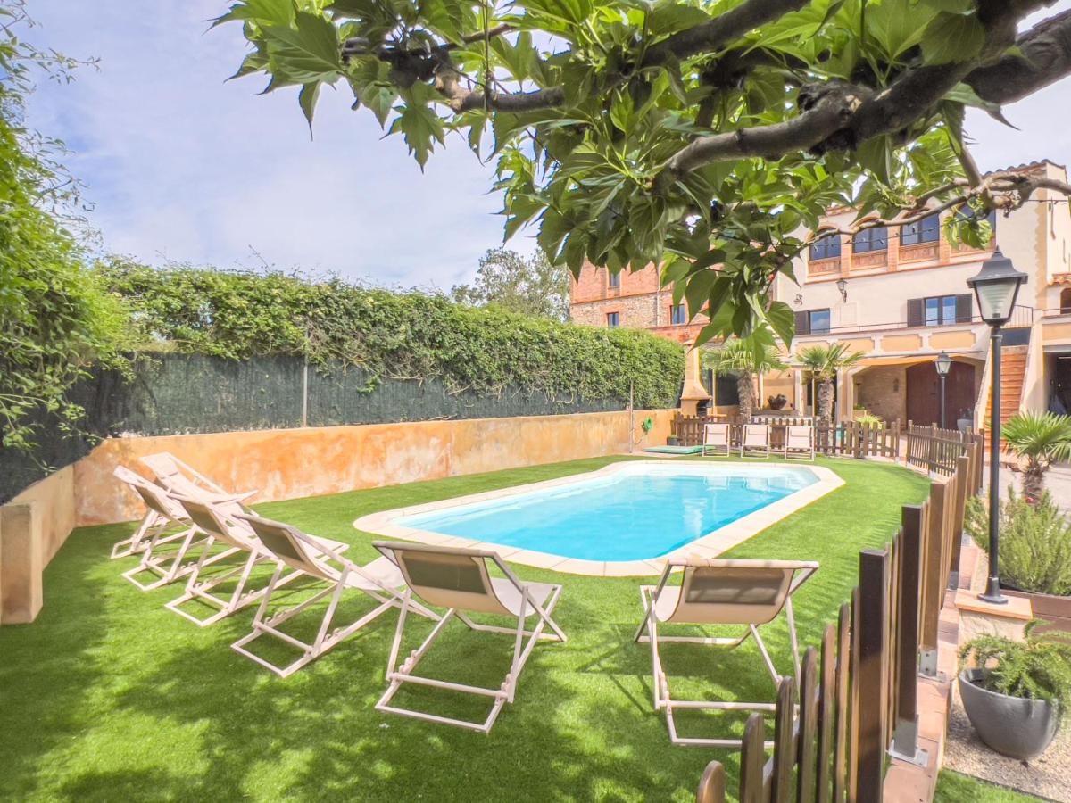 B&B Girona - Private country house with pool and barbecue - Bed and Breakfast Girona