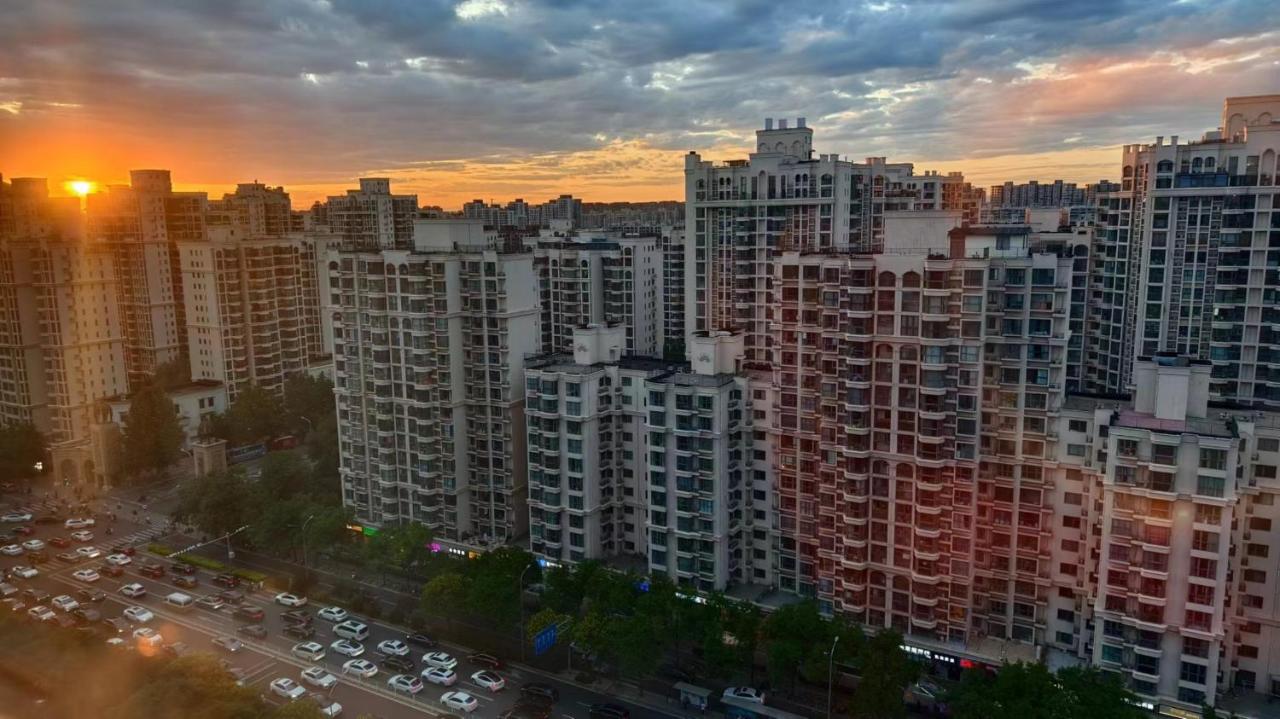 B&B Pekín - Chaoyang Joy City Hardcover Apartment - Bed and Breakfast Pekín