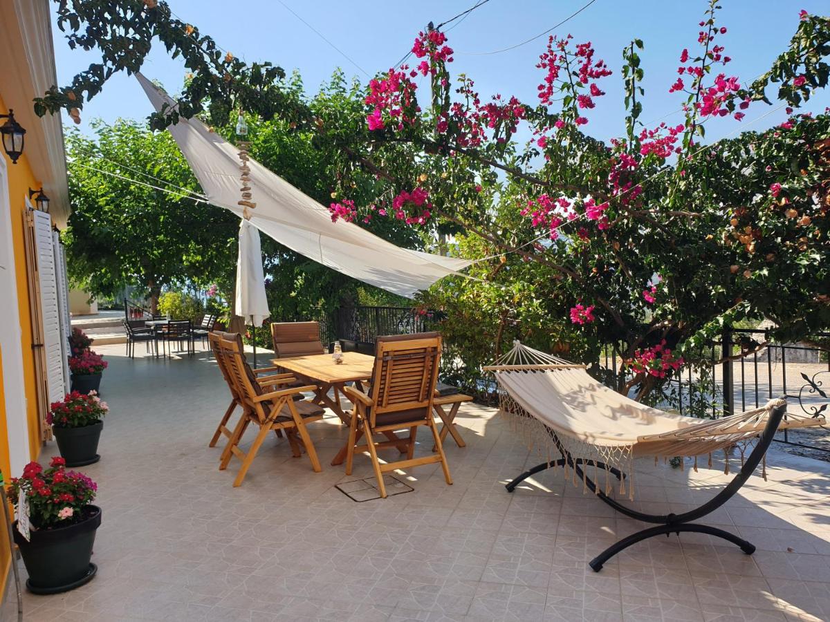 TheYellow House Fully Equipped 2BR apartment - Bed and Breakfast