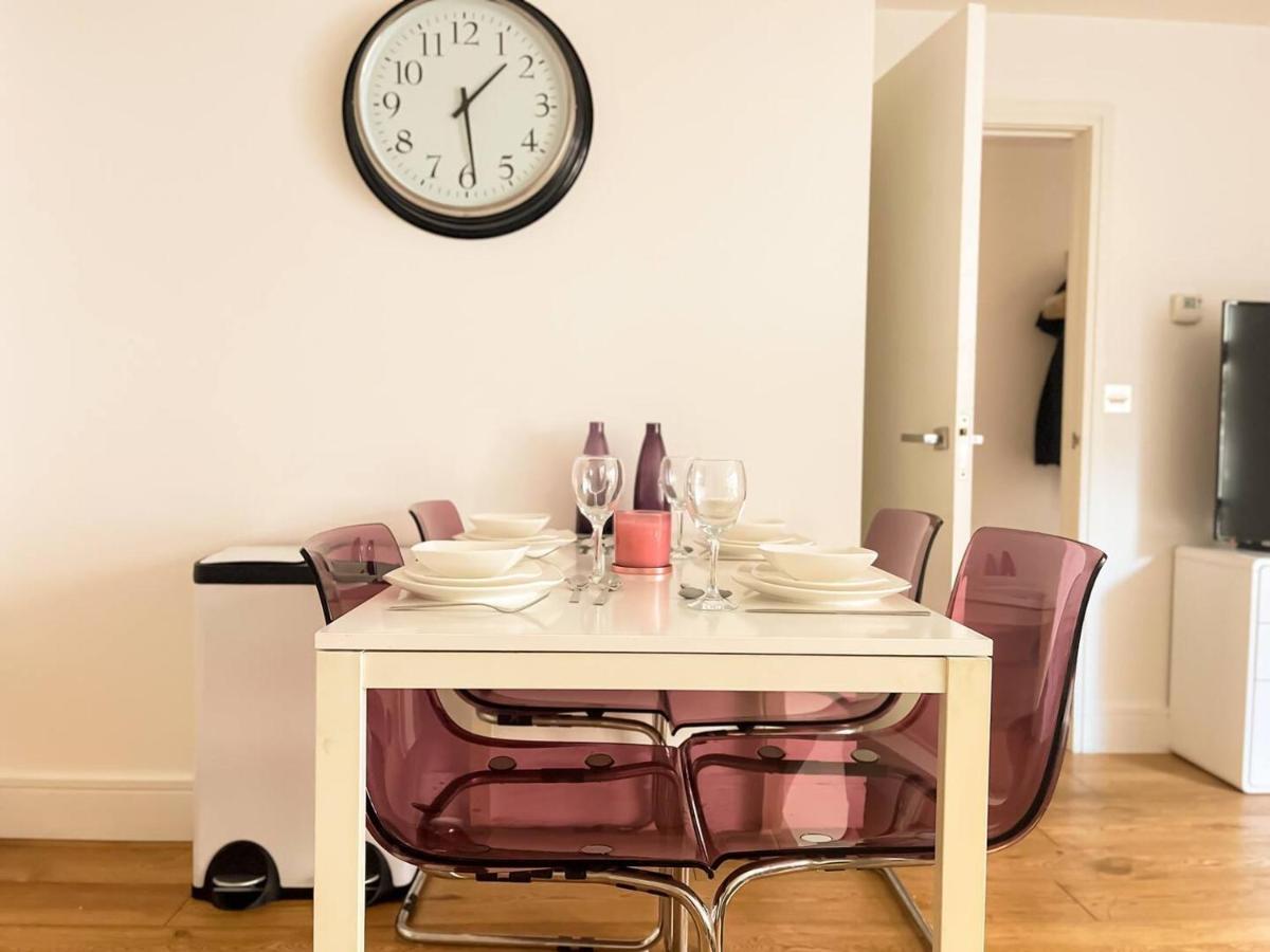 B&B London - Omega Terrace, Luxury Modern Interior, Located Close To Alexandra Palace - Bed and Breakfast London