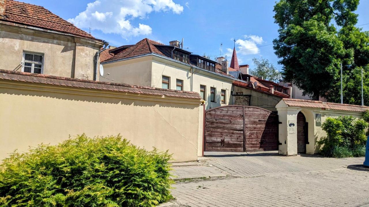 Spacious Old Town Apartment Free Parking - B&B Vilna