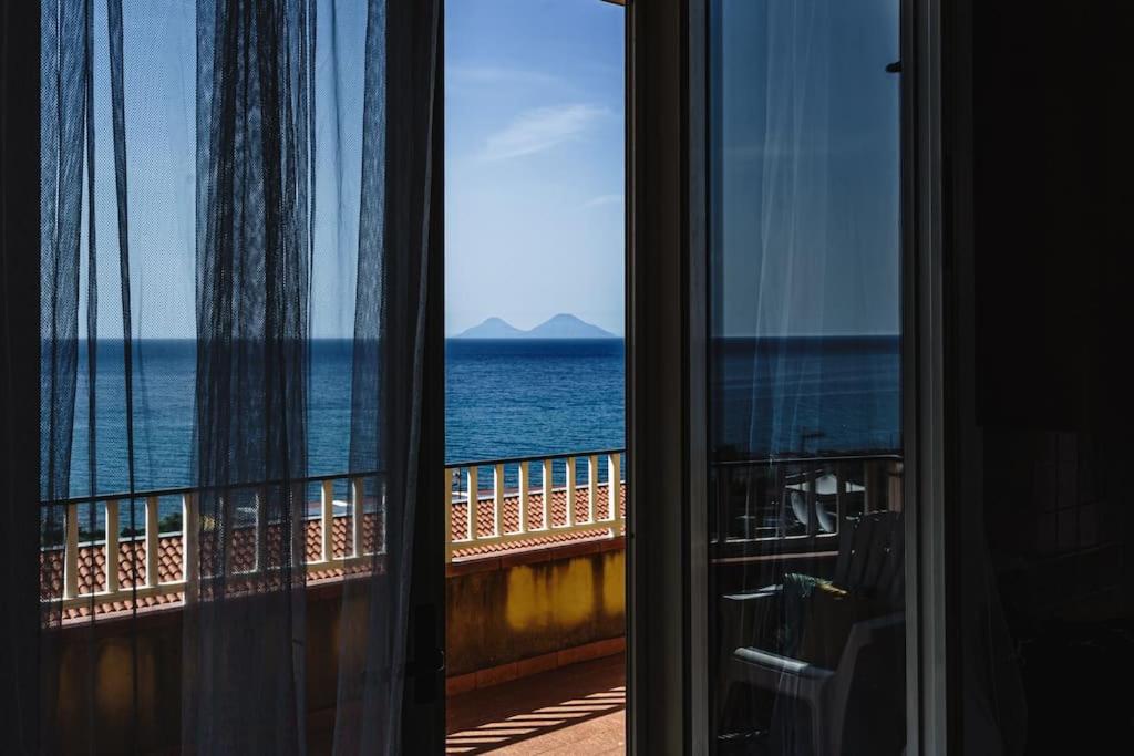 Grazia's Aeolian View House - Ferienwohnung
