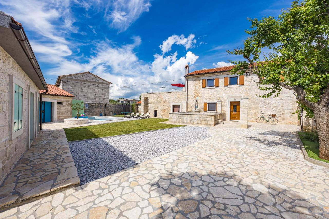 Indigenous House Komez - B&B Štokovci