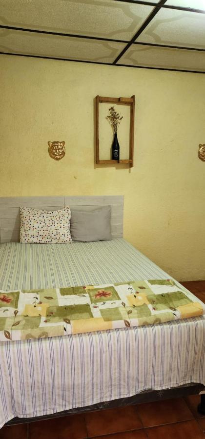 B&B Antigua Guatemala - Jaguar basic accommodation - Bed and Breakfast Antigua Guatemala