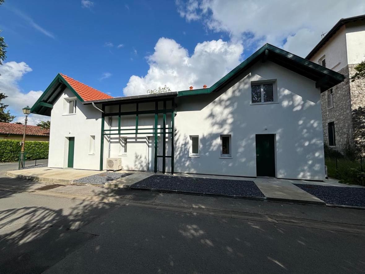 Appartement au centre de Cambo les Bains - Bed and Breakfast