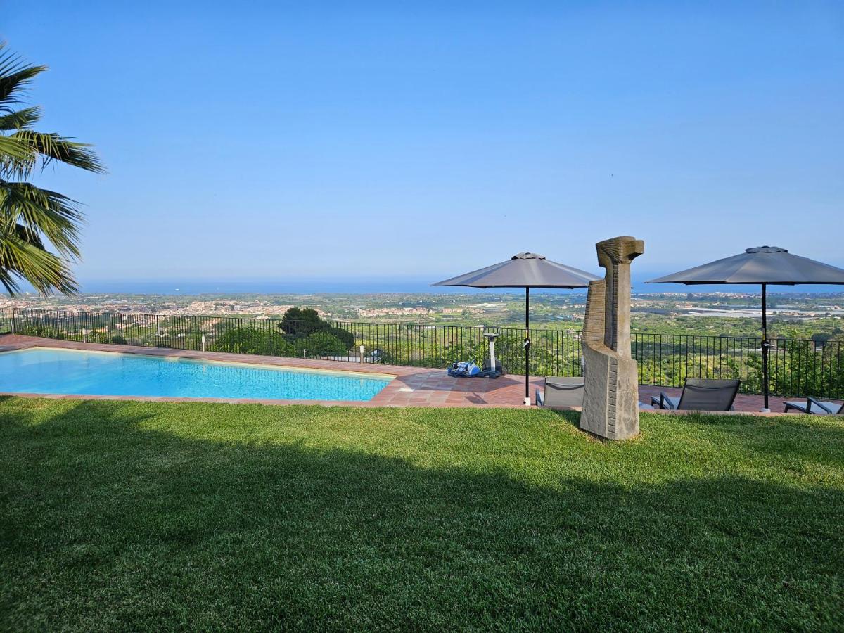 Open Land Holiday House - B&B Fiumefreddo di Sicilia