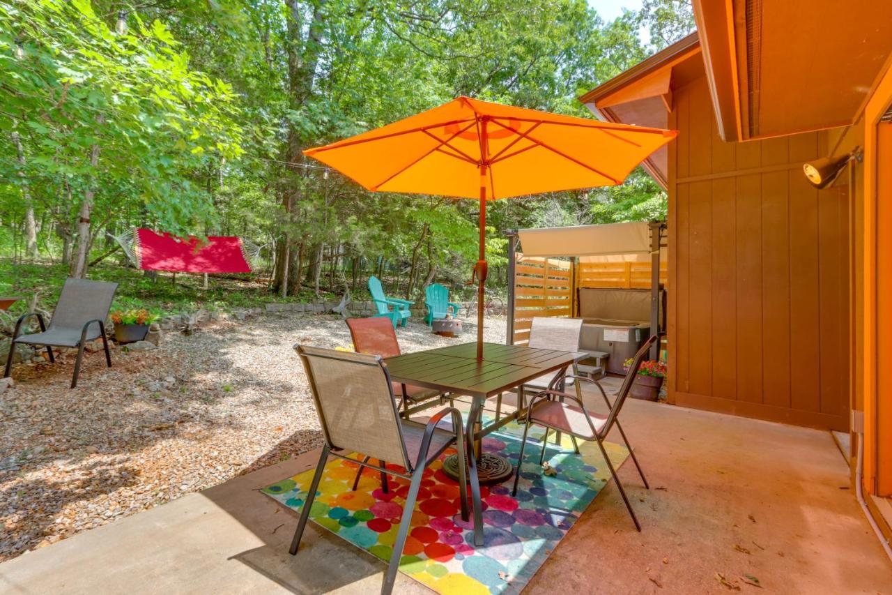 Hot Tub and Fire Pit Holiday Island Getaway! - Bed and Breakfast Golden