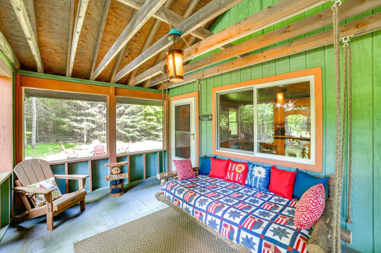 Cardinal Pines Cabin on 8 Acres - Dog Friendly! - B&B New Berlin
