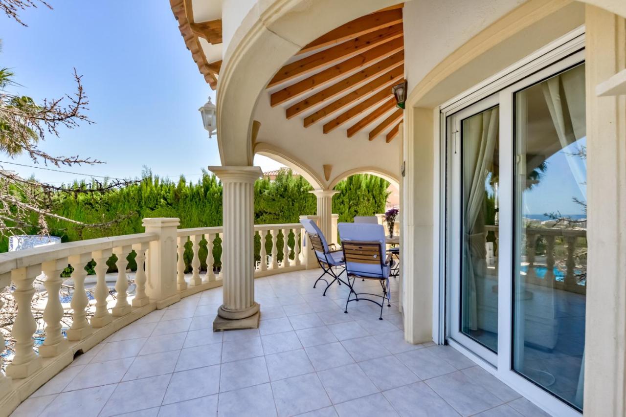 Villa FORTUNA - Apartamentos у Estudios para vacaciones con territorio y piscina común, Calpe - B&B Calpe