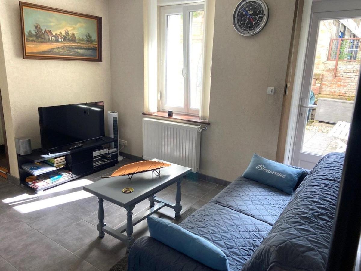 Charmant T2 rénové avec cour privée - centre d'Épinal, proche gare et commodités - FR-1-589-265 - B&B Épinal