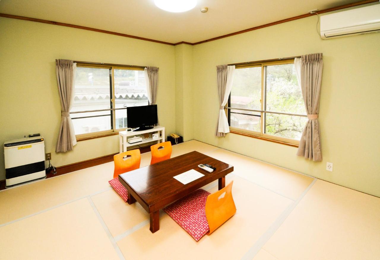 Japanese-Style Triple Room with Shared Bathroom