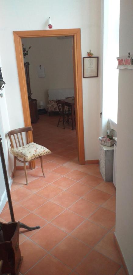 O munaciell a piazza Plebiscito con vista San Martino - B&B Napoli