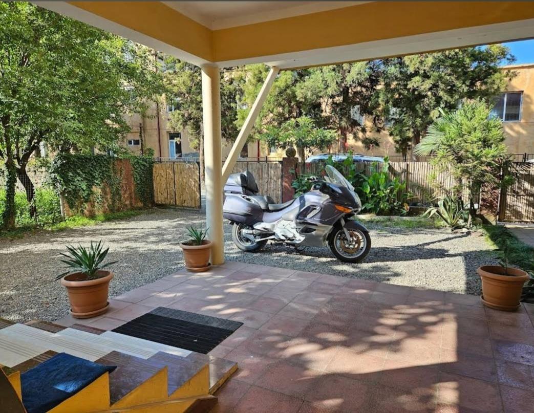 Guest House on Zgvis piris - B&B Batum